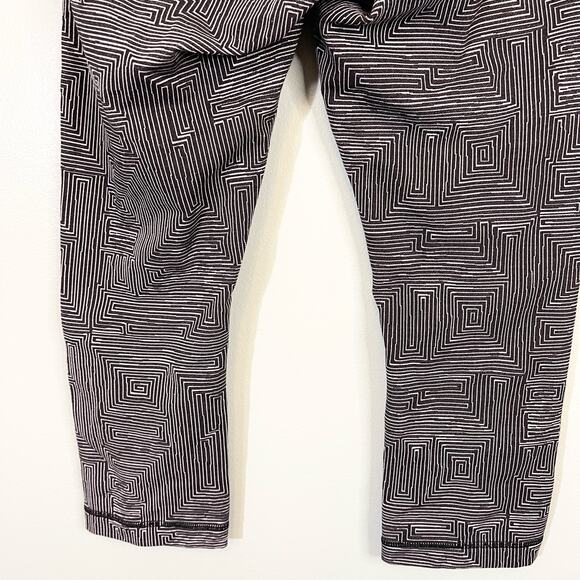 Lululemon Womens Activewear Under Crop Athletic High Rise Leggings Size 8 - Picture 4 of 8